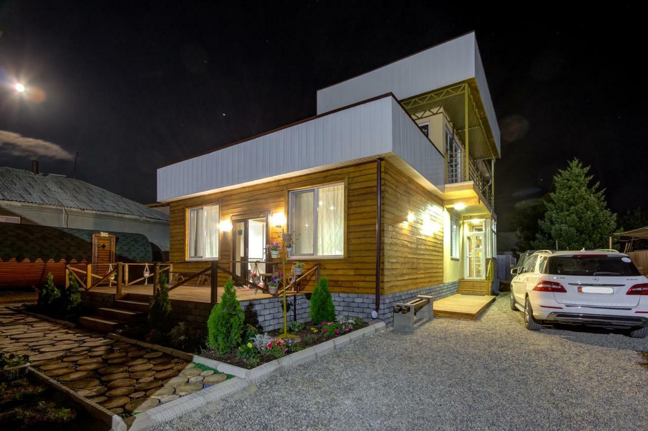 Hillside Karakol B&B Exterior foto